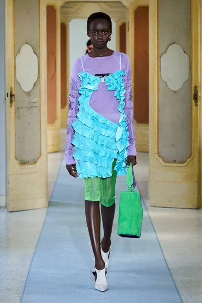 Look 25